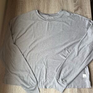 Vuori Heather Gray Long Sleeve Top